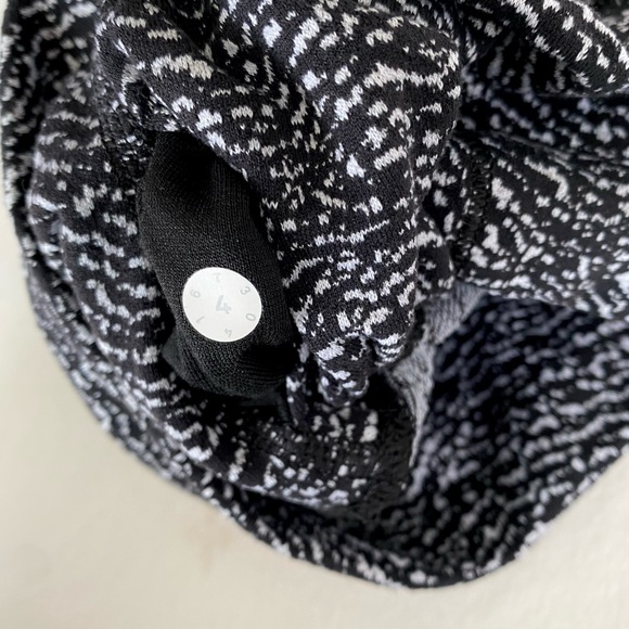 Lululemon Wunder Under Hi-Rise 1/2 Tight 17” - Picture 5 of 6